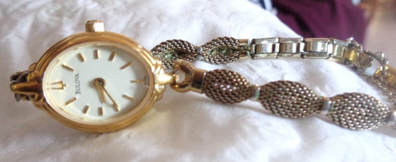 Beautiful Bulova Ladies Wristwatch Quartz Fancy L… - image 4