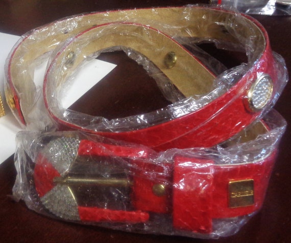 Vintage New/old Stock Bright Red Carlisle Women display picture 2