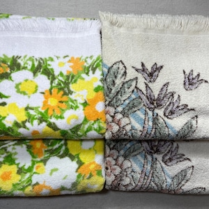 4 Vintage Bath Towels, (2 Sets of Towels), Bathroom, Floral