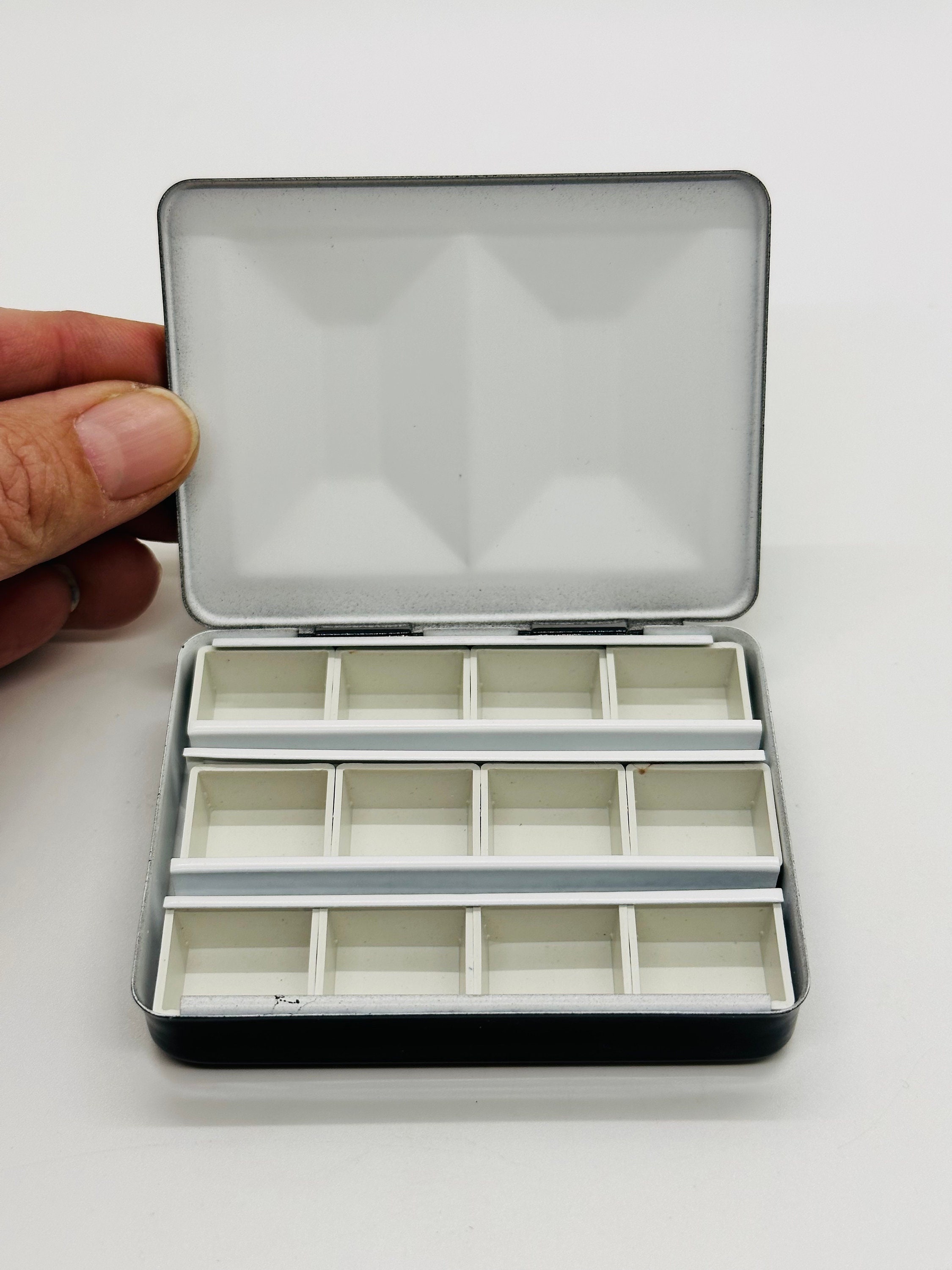 50 Half Pan Empty Watercolor Palette Tin, 7x4.25, Perfect for