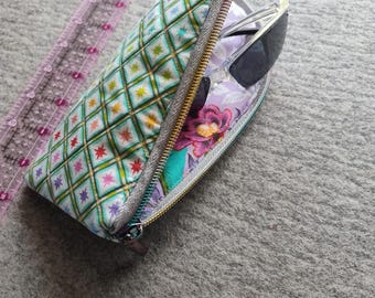 Estuche acolchado con cremallera para gafas