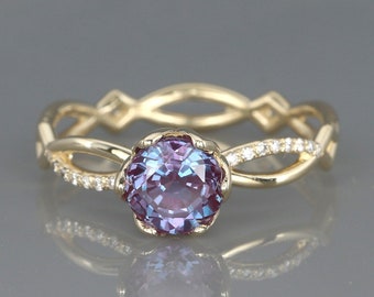 Handgemaakte, delicate verlovingsring met lab-allexandriet - 14-karaats gouden verlovingsring bezet met lab-allexandriet en diamanten - Jubileum- of trouwring