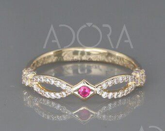 Handmade 14K Gold Woman Wedding Ring in Royalty style with Diamonds and Ruby | Delicate woman gold ring set with natural brilliant diamonds