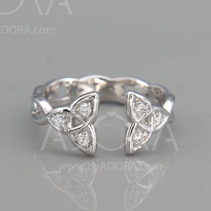 14k White Gold Celtic Trinity Knot Wedding Ring set with Diamonds | 14k white gold Celtic triquetra wedding band set with 6 diamonds