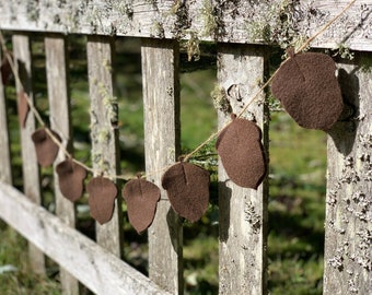 Fall Acorn Garland for Thanksgiving Mantle Decoration
