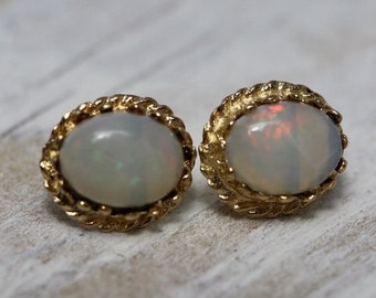 Örhängen i 14 karat opal, gult guld, örhängen med hål i opal, födelsesten i oktober, smycken i ädelsten, brudsmycken, smycken i 14 karat guld