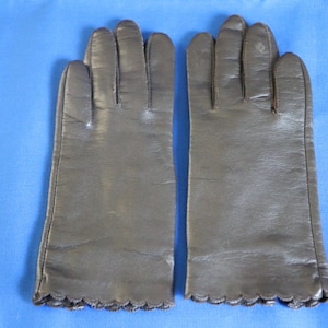 Vintage ARIS Brown Small Leather Gloves with scalloped edge, leather driving gloves, winter leather gloves