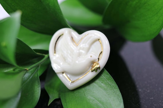 Vintage Lenox Heart & Dove brooch pin, original b… - image 1