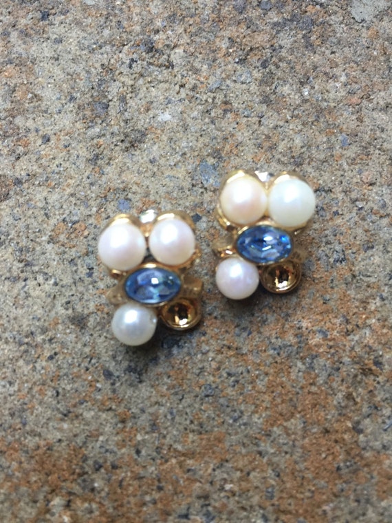 Vintage Goldtone Faux pearl and aquamarine stud ea