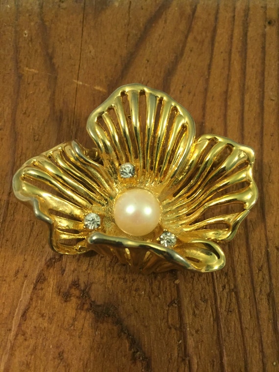 BROOCHE VINTAGE TROIS FLEURS ÉMAILLÉES DORÉES - Neuf Sans Emballage, 6,8 Cm, Multicolore