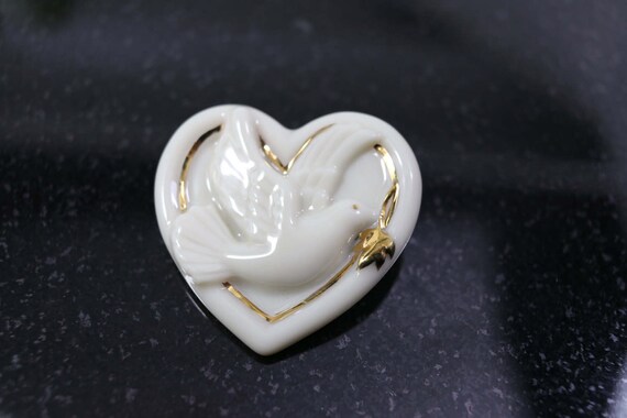 Vintage Lenox Heart & Dove brooch pin, original b… - image 4