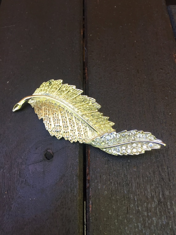 Vintage Sarah Coventry Goldtone leaf brooch pin, 1