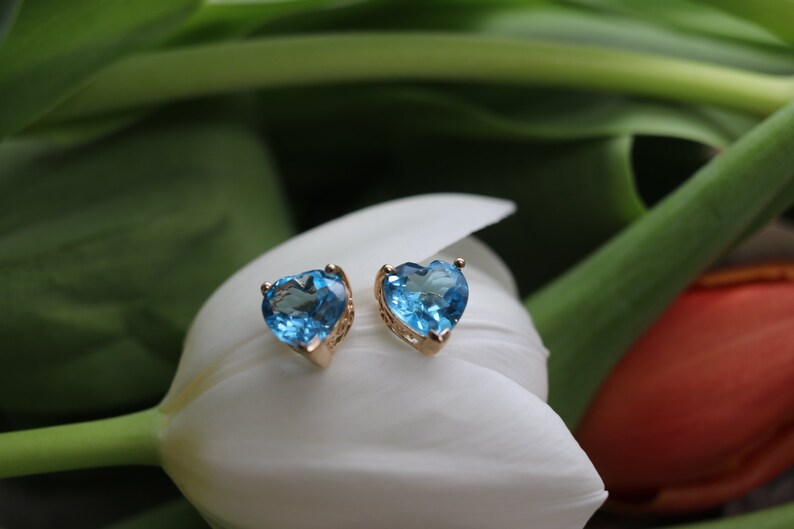 fine estate jewelry 9mm 3 ct each yellow gold Blue Topaz heart earrings Estate Blue Topaz Earrings November Birthstone 4th anniversary