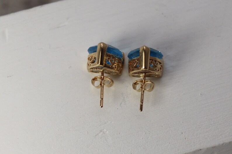 fine estate jewelry 9mm 3 ct each yellow gold Blue Topaz heart earrings Estate Blue Topaz Earrings November Birthstone 4th anniversary