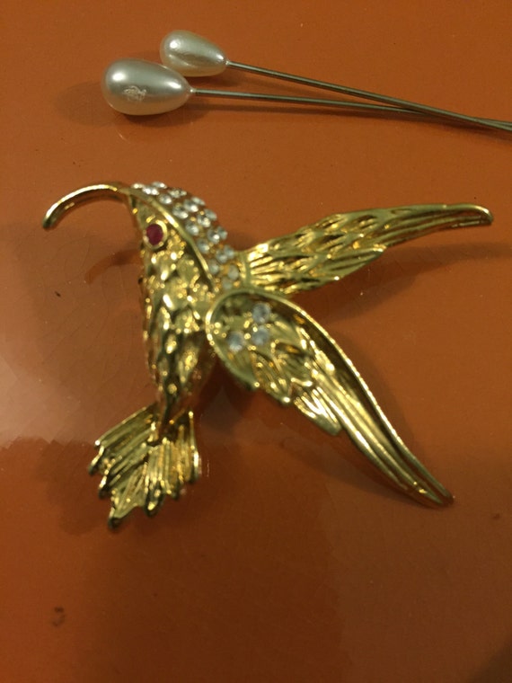 Vintage Hummingbird Brooch Pin, Goldtone with crys