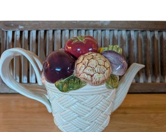 VINTAGE FITZ & FLOYD 1995 vintage vegetable lid teapot with woven motif ceramic collectible
