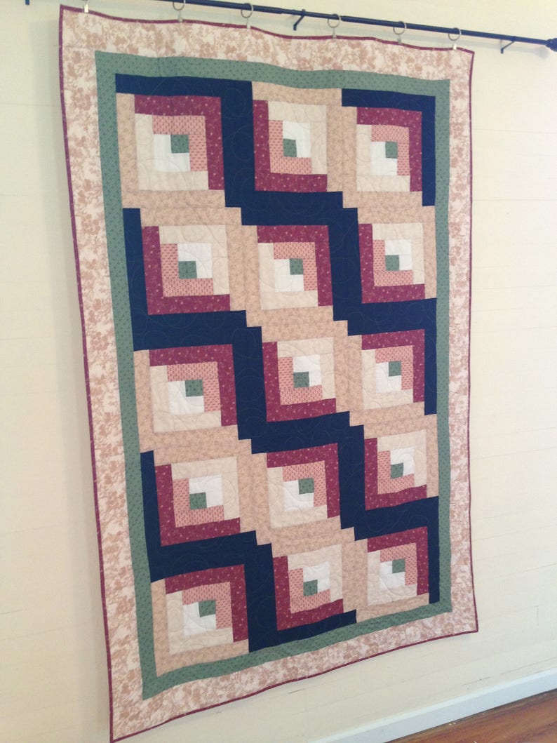 Log Cabin Quilt , Handmade Quilt, Log Cabin Pattern Quilt image 3