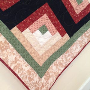 Log Cabin Quilt , Handmade Quilt, Log Cabin Pattern Quilt image 4