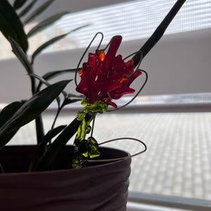 Recycled glass plant pot stake, fused glass flower suncatcher, garden stake, fused glass art, mom gift, glass garden art, plant lover gift