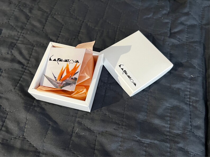 Handmade jewelry packaging gift box presentation
