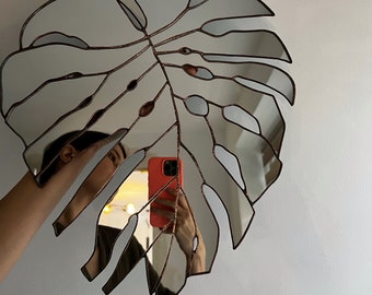 Monstera Blatt Spiegel, Glasmalerei Pflanzendekor, Wandbehang dekorativer Spiegel, Naturliebhaber Geschenk, Glaskunst, botanisches Dekor