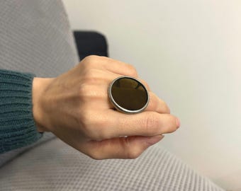 Khakigroene statementring – Glazen cocktailring voor dames