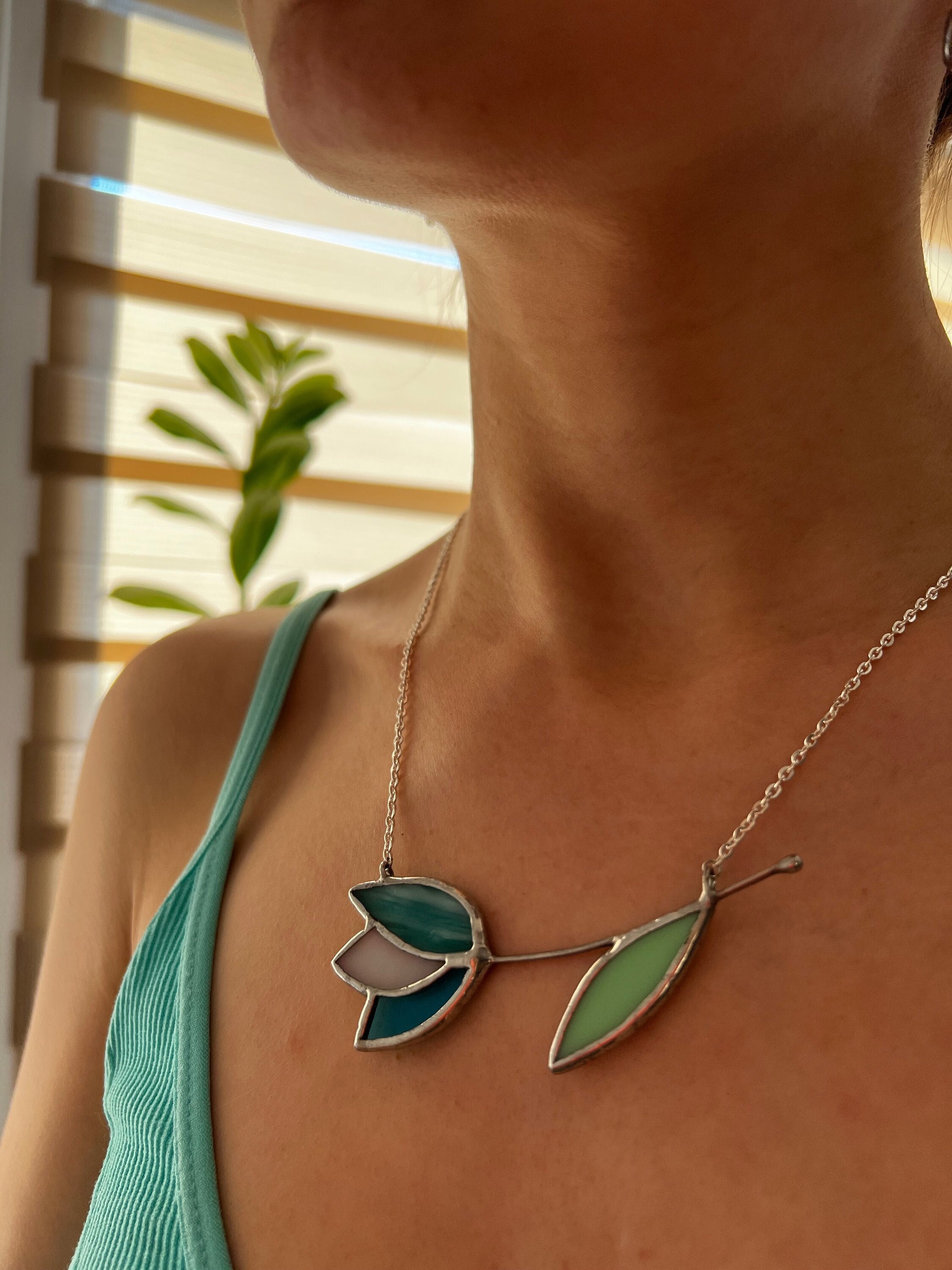 Murano Gray Necklace Tie with Green Crystal Lady Pendant and Enhanced Sunflower Pendant chain link necklace with green crystal | UNOde50  main image 3