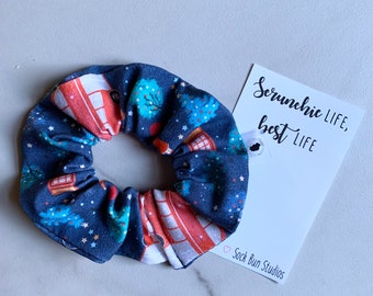 Christmas in London Scrunchie - Scrunchies - Gifts For Her - Christmas - 90s Fashion -Scrunchie Pack - England - Double Decker Bus