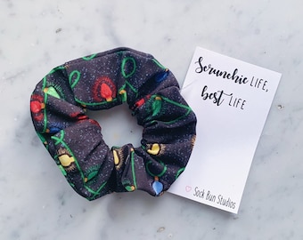 Weihnachten Griswold Lichter Scrunchie - Scrunchies - Get Lit - Scrunchie Pack - Scrunchy - Hässlicher Pullover - Lichter - 90er Jahre Mode - Geschenke für Sie