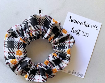 Buffalo Check Plaid Fall Leaves Scrunchie - Scrunchies - Gifts For Her - Thanksgiving - 90s Fashion -Scrunchie Pack - Leafing