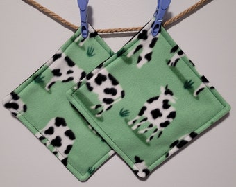 2 for 11.00 ---  Cows on Green Pee Pads Hedgehog, Rat, Guinea Pig, Hamster, Small pet