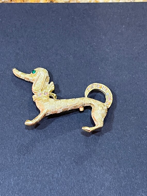 Dachshund 14kt gold plated 1950s Pin/Brooch with R