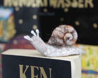 Snail needle felted bookmark. Gift for him, gift for her, home decor, gift for teacher, gift for student