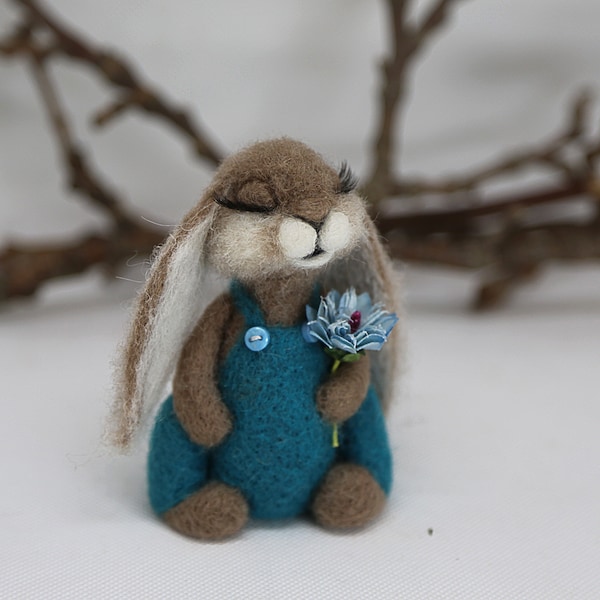 Needle felted beige rabbit ARMANDO with miniature flower. Easter bunny. Housewarming gift. Gift for birthday. Gift for her. Gift for him