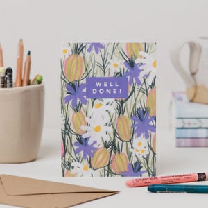 Carte florale bien faite - Carte de célébration de fleurs violettes - Carte de remise des diplômes