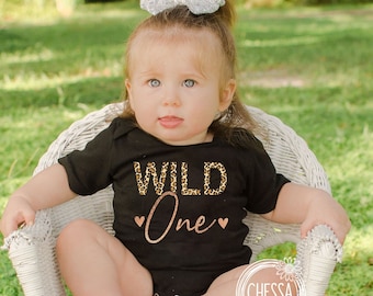 Girl Wild ONE 1st Birthday Outfit, Shirt for First Birthday Cake Smash, Animal Print Leopard Cheetah Outfit Set with Tutu & Bow, Gold