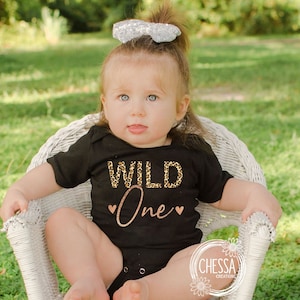 Girl Wild ONE 1st Birthday Outfit, Shirt for First Birthday Cake Smash, Animal Print Leopard Cheetah Outfit Set with Tutu & Bow, Gold