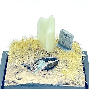 Diorama Haunted Graveyard glowing ghost: glow in the dark grave Tiny Miniature HO scale Model Train Terrarium  death halloween 1/87 de