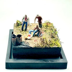 Diorama Zombie and Almost Surviro: HO scale Tiny Miniature Model Train Terrarium Figure Walking Dead Night of the living Dead Walkers 1/87