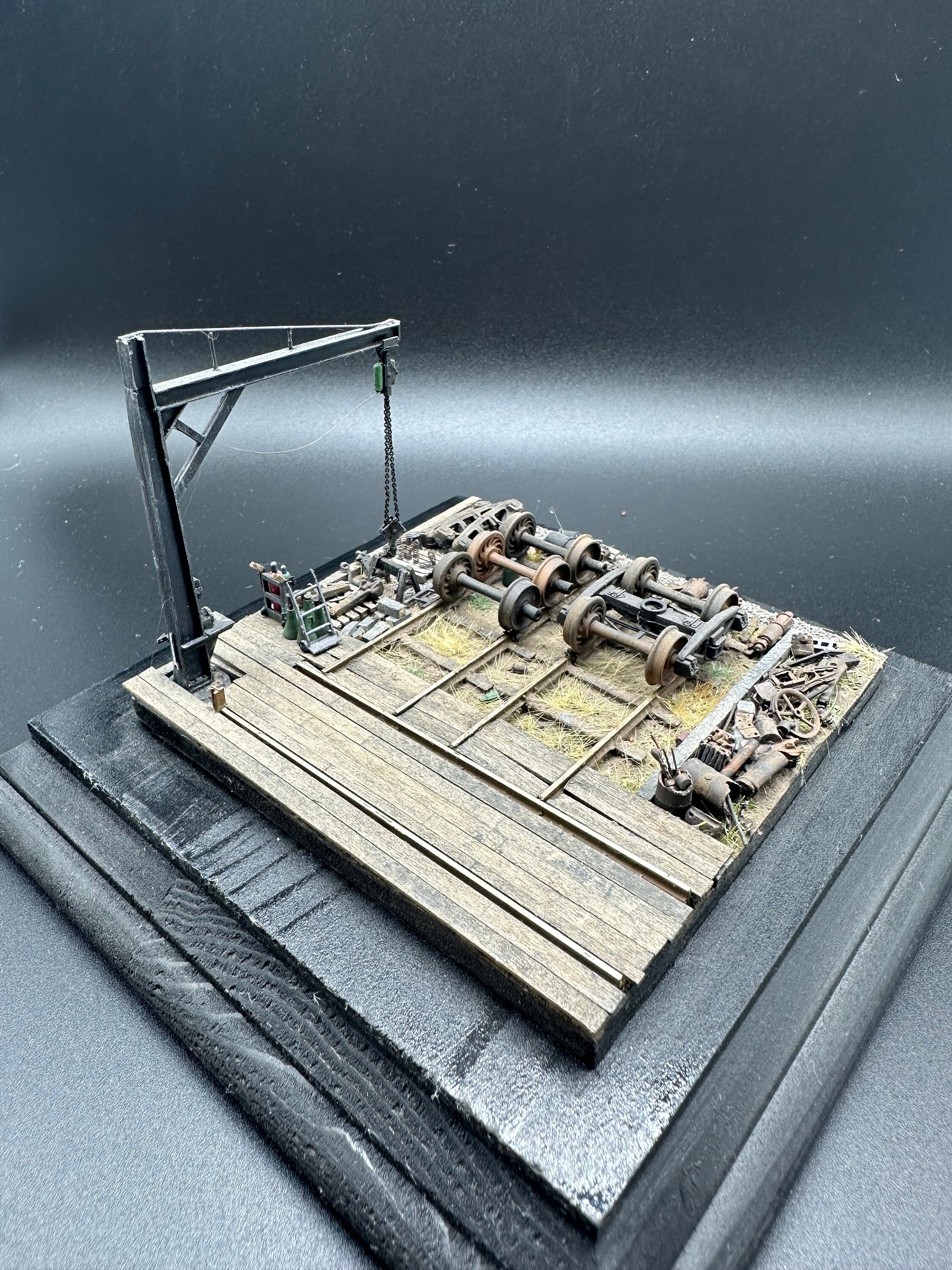 Diorama Model Railroad Repair Track and Crane HO Scale Model Train