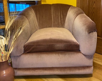Vintage 1970s 1980s post modern dusty mauve velvet fan shell style low profile swivel lounge chair furniture Rowe furniture chair mod pastel