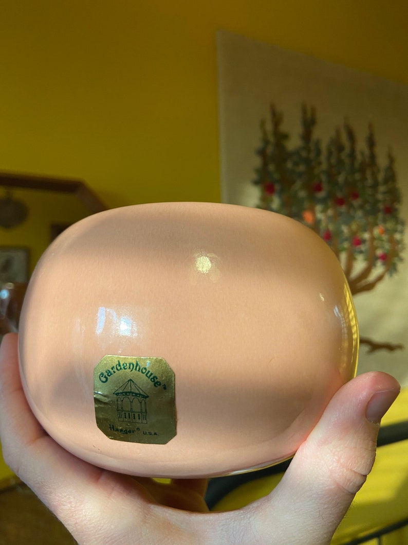 Vintage 1980s 80s planter pot glossy ceramic postmodern blush pale pink rounded orb Haeger