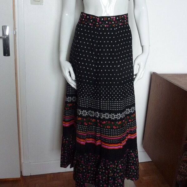Black Colour Luna regular skirt floral green main image 1