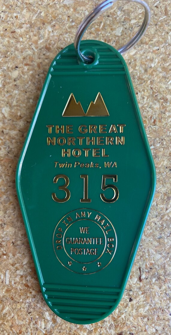 ON SALE Gold printed TWIN PEAKS Inspired "Great Nothern Hotel" keychain ON SALE Gold printed TWIN PEAKS Inspired "Great Nothern Hotel" keychain