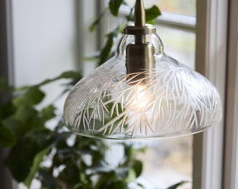 Glass pendant lamp with a vintage style leaf pattern