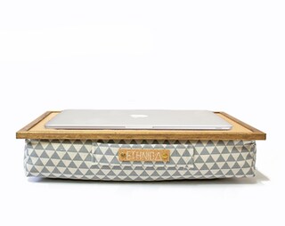 Scrivania Portatile Per Laptop In Legno Con Poggiapolsi Morbido E Supporto Per Tablet, Tavolo Da Letto Leggero 54,6x34,3 Cm, Beige