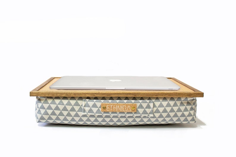 Vassoio per laptop per letto Supporto per laptop Vassoio per laptop Cuscino Tavolo per laptop per divano Supporto per laptop per letto Tavolo per computer per divano Regali di Natale immagine 1