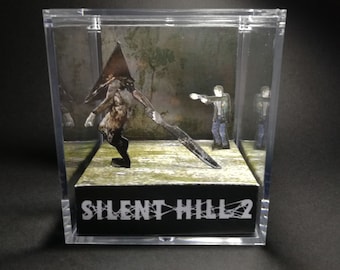 SILENT HILL 2 - Diorama Cube Retro Videogames - James Sunderland VS Pyramid Head