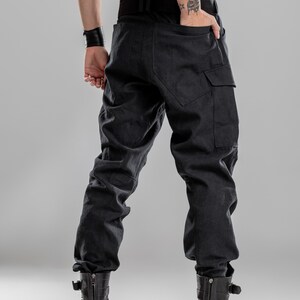 Schwarze Cargohose, futuristische Techwear Hose, Herrenhose, Gothic Hose, Rave Hose, Gothic Herren Hose, A0313 Bild 3