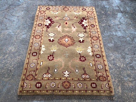 Red, Gold,Green 6/' x 4/'0 Indian Wool Rug, Persian Rug Hand-Knotted Overall Design 180cm x 120cm